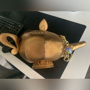 Loungefly Aladdin Magic Lamp - Crossbody Bag